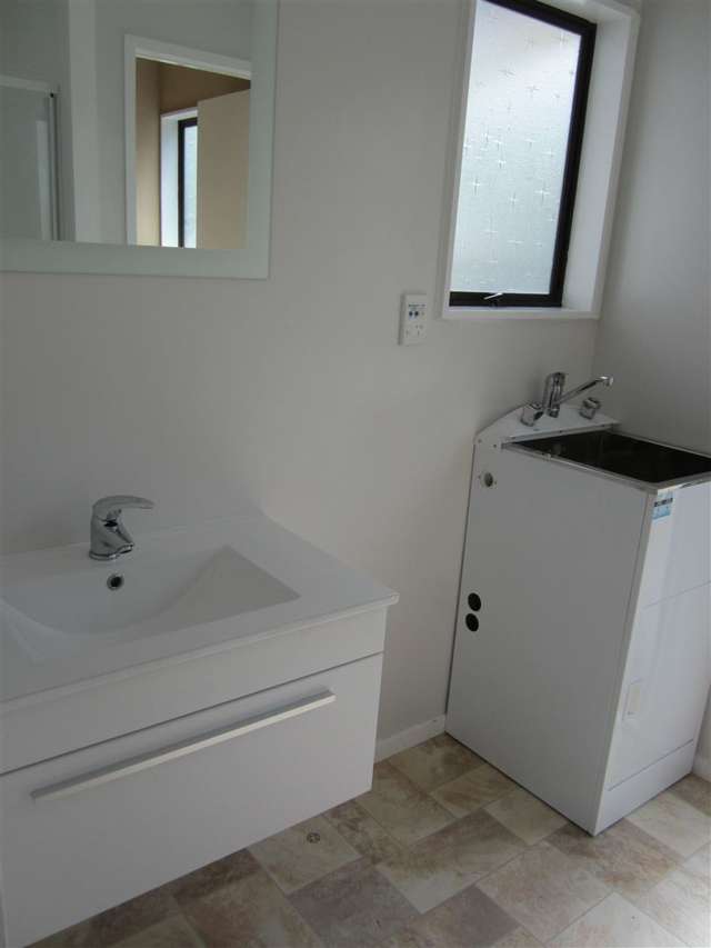 31 Ewing Road Riverside_4