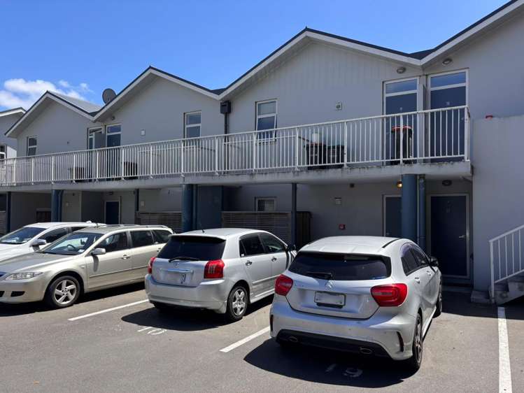 19/10-14 Brougham Street Addington_11