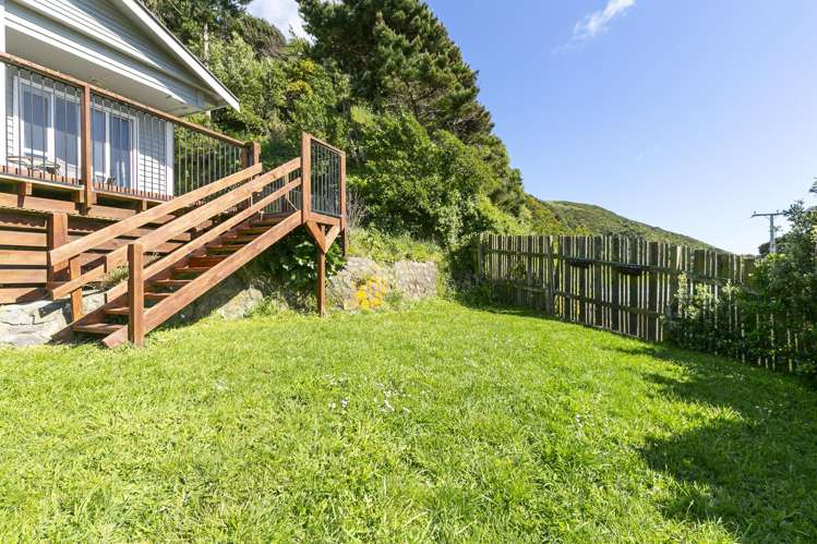 1015 Makara Road Makara_11