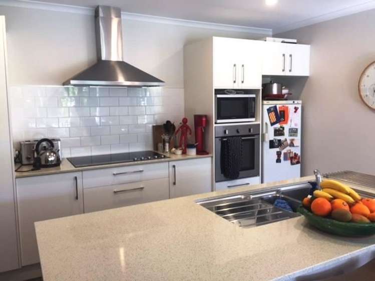 3 Laly Haddon Place Matakana_10