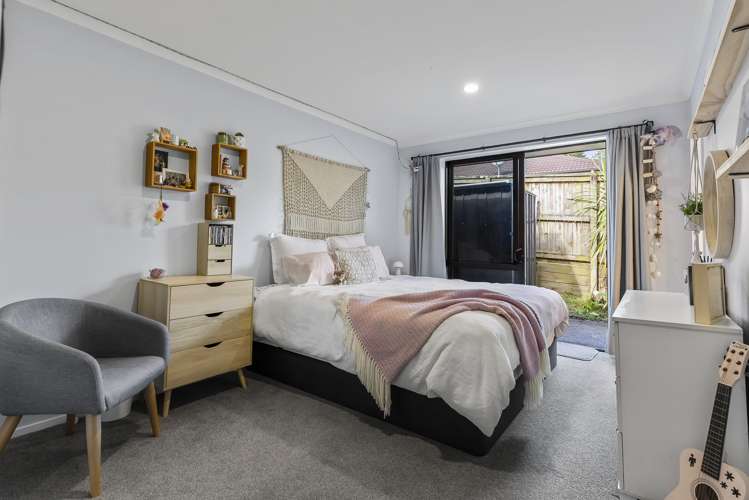 40 Shelter Drive Greenhithe_18