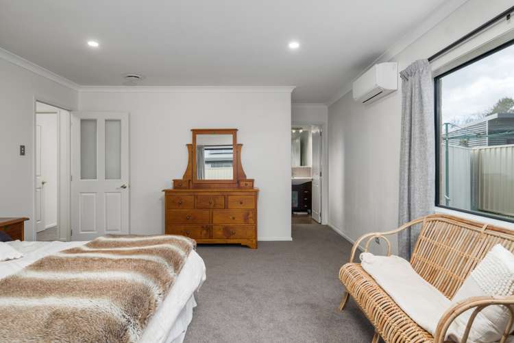 28 Pohutukawa Grove Lytton West_19