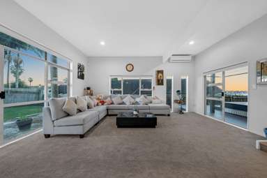 10 San Fernando Way_4