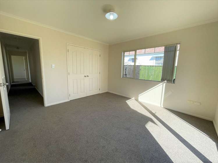 332a Devon Street West 10844_8