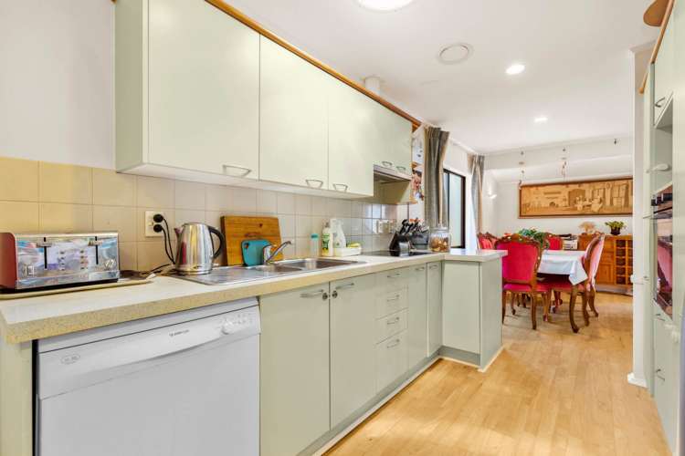 6 Orinda Close Botany Downs_5