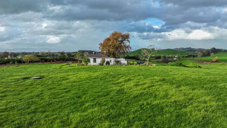 8 Old Barn Road Waitakaruru_16