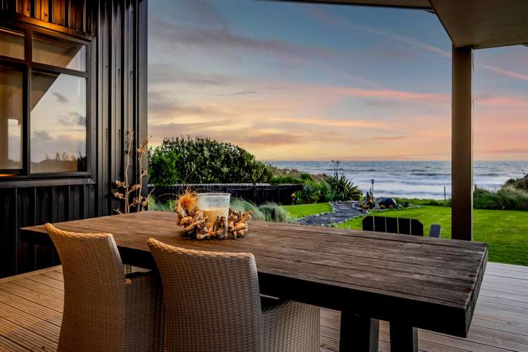 288 Tai Road Opunake_26