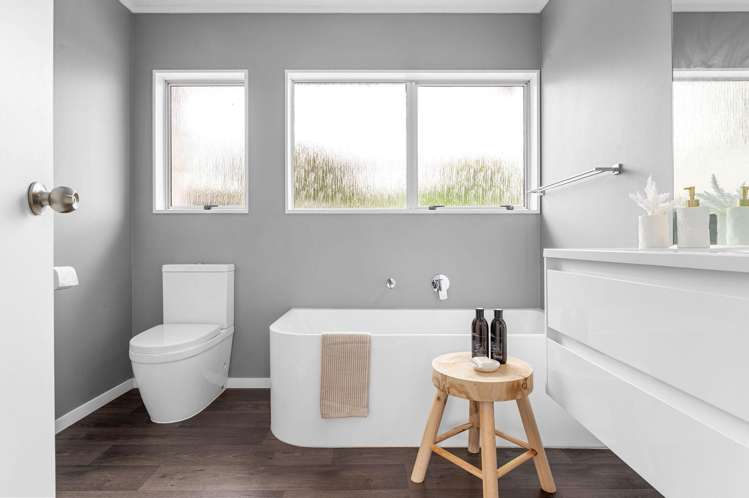 8b Huia Avenue Forest Lake_6