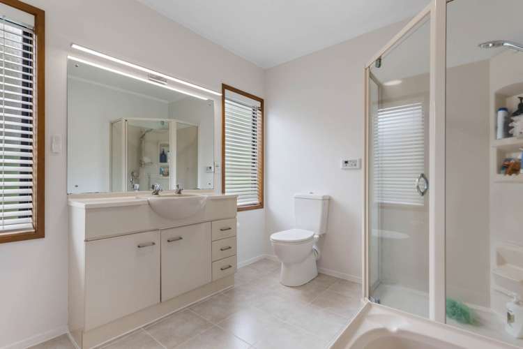 892 Beach Road Torbay_13