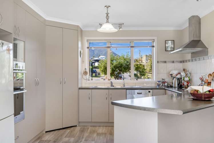 9 Magnolia Rise Waipahihi_14