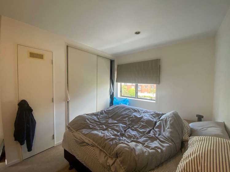 2c/8 Crown Lynn Place New Lynn_4