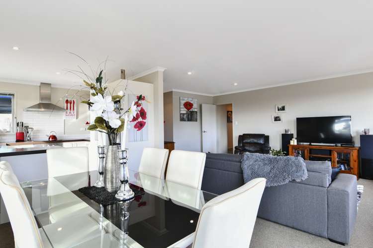 23 Falcon Drive Welcome Bay_15