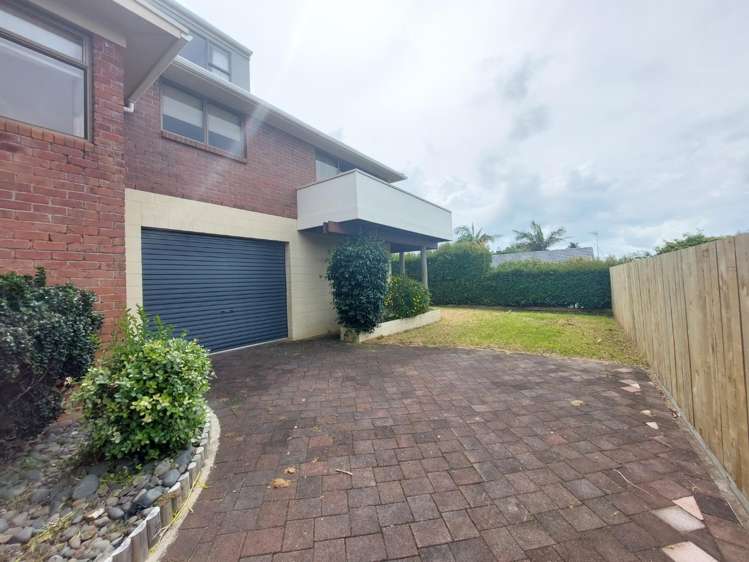 8 Beach Road Mellons Bay_19