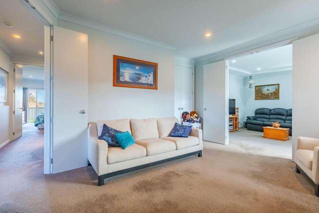 32 Heynes Place Clive_3