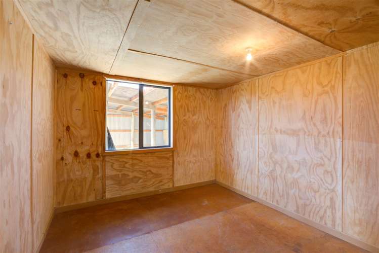 1479 North Eyre Road West Eyreton_18