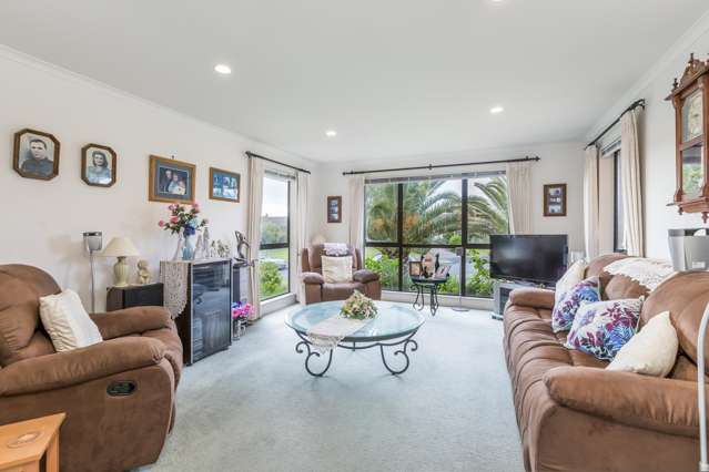 69 Lothian Brae Wattle Downs_1