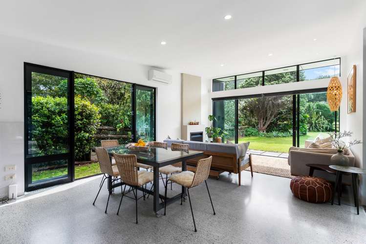 8 Erangi Place Bethells Beach_6