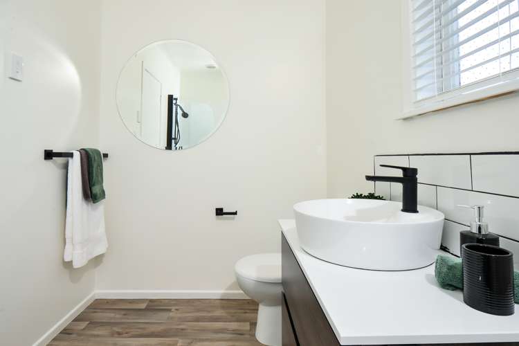 5 Morrison Crescent Glenview_8