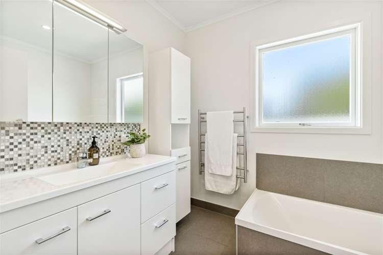 2 Talavera Place Te Atatu South_18