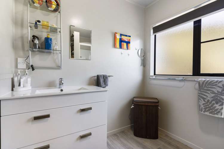 160 Young Road Paengaroa_24