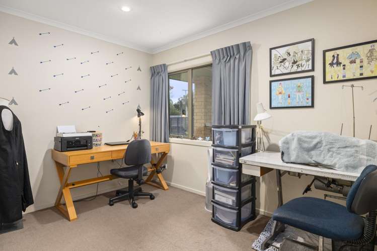 108 Solway Crescent Solway_10