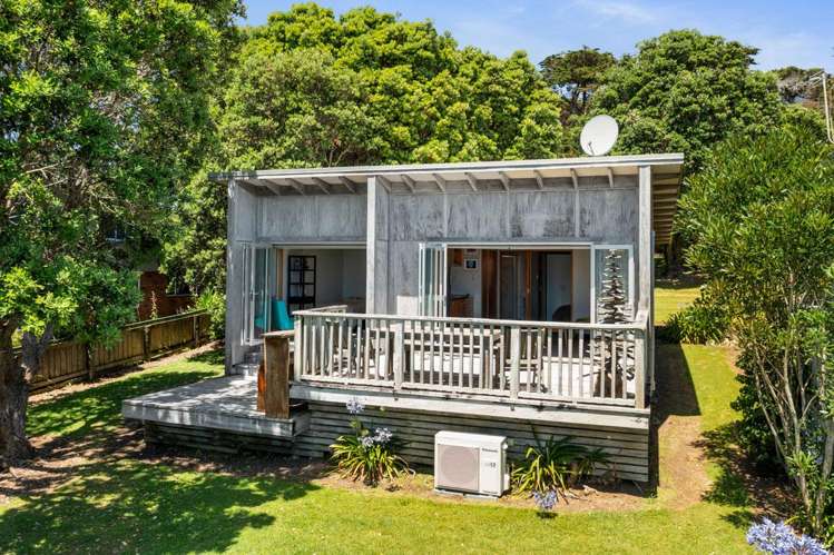 Wai-iti Beach Retreat Beach Road Waiiti_14