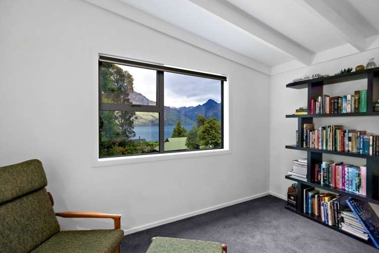 40 Arawata Terrace Fernhill/Sunshine Bay_25