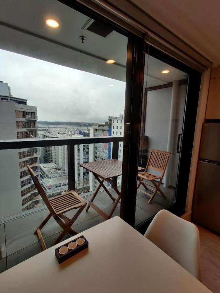 902b/75 Victoria Street West City Centre_6