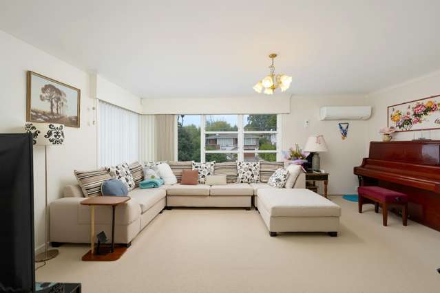 137 Tiroroa Avenue Te Atatu South_1