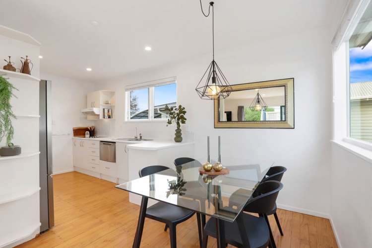 3 Brennan Avenue Te Atatu Peninsula_10
