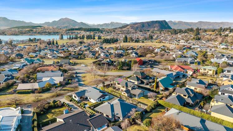11B Little Oak Common Wanaka_21