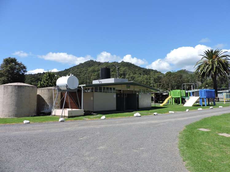 B4/473 Thames Coast Road Te Puru_15