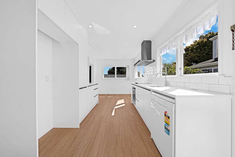 8 Malvina Place Bucklands Beach_22