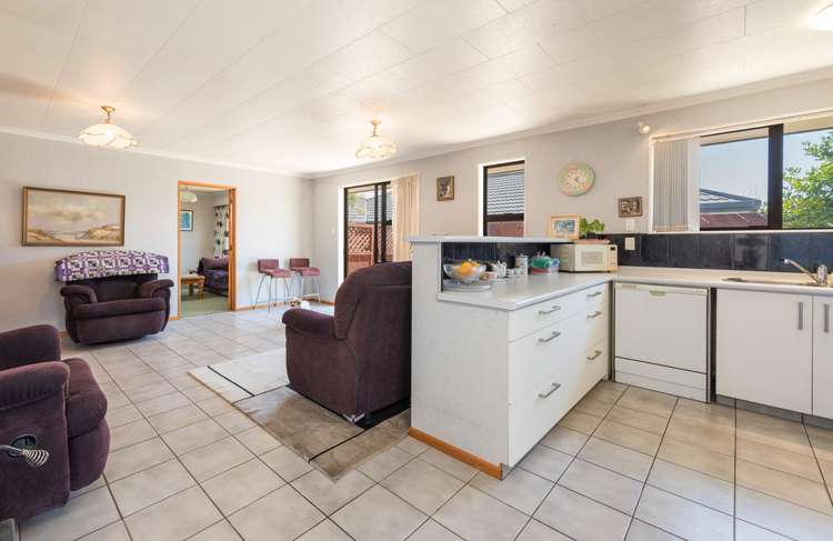 14 Coleridge Place Stoke_6