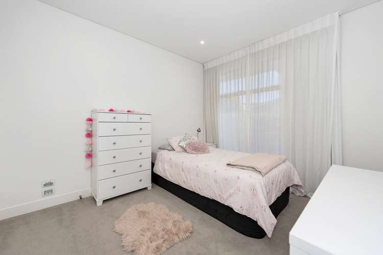 133 Lake Crescent Hamilton Lake_13