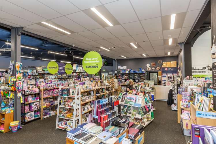 66-80 High Street North Carterton_15