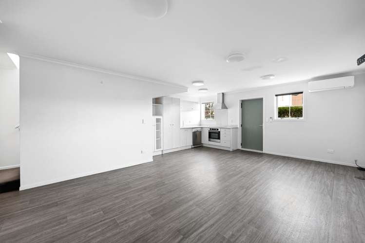 1 Chiefs Court Hamilton East_1