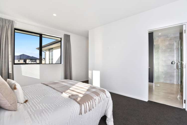 2 Orwell Way Elgin_18