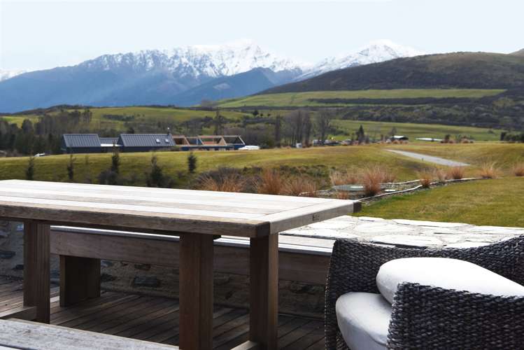 38 Falconer Rise Jacks Point_19