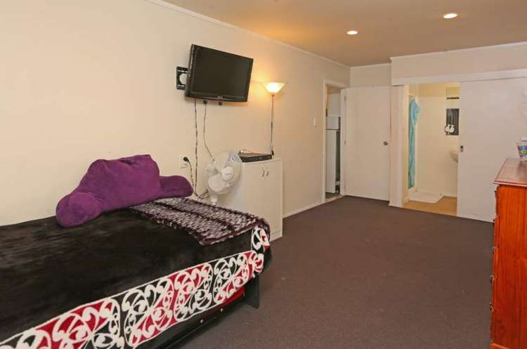 188 Solar Road Glen Eden_13