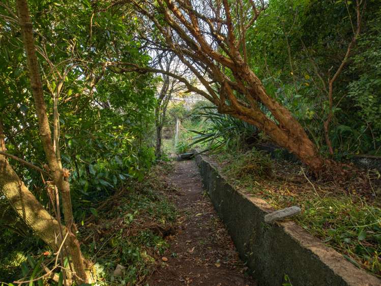 40 Leckhampton Court Clyde Hill_19