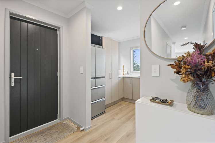 39 Whakawhiti Loop Avondale_6