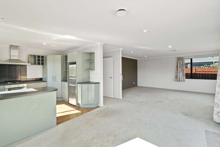 13 Covent Drive Stoke_18