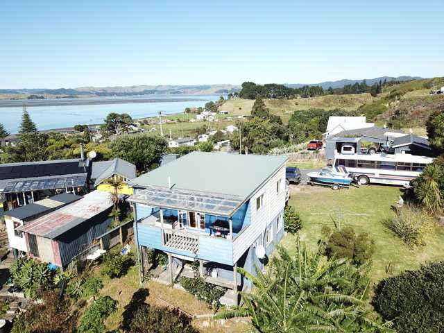 Retreat with Harbour Views