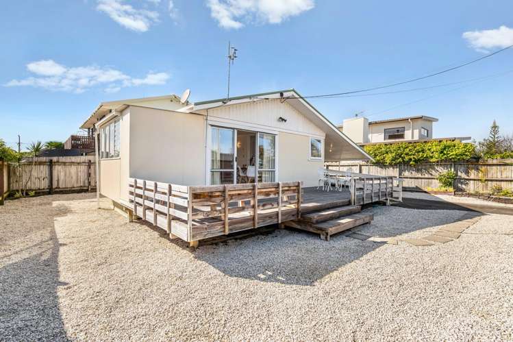 1/137 Centreway Road Orewa_22