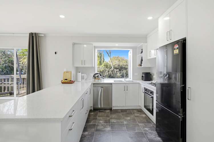 115 Athena Drive Totara Vale_4