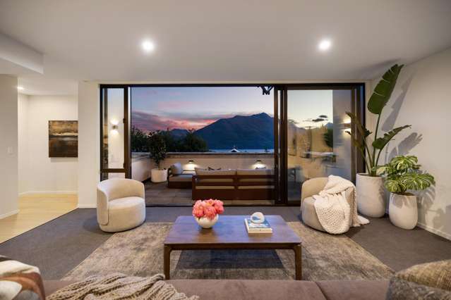 1/14 Vancouver Drive Queenstown Hill_2