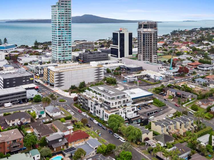 Unit 2, 4/31 Northcroft Street Takapuna_9