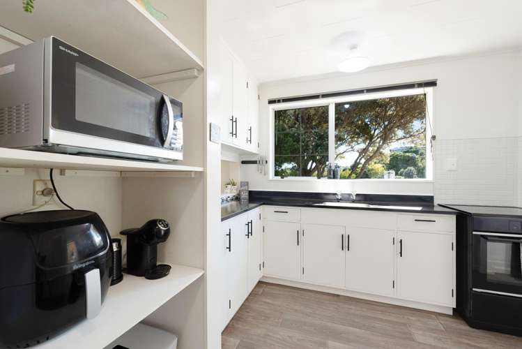 1/19 Yarrow Place Papakowhai_10