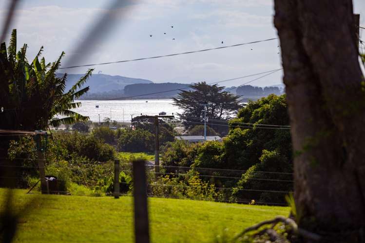 10 Church Road Maketu_24